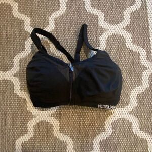 Victoria’s Secret Knockout sports bra size 34DDD